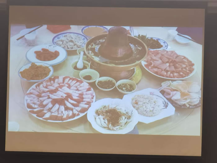 綿陽(yáng)中旅行假日旅行社舉行胡楊林、南疆專(zhuān)列推薦會(huì )